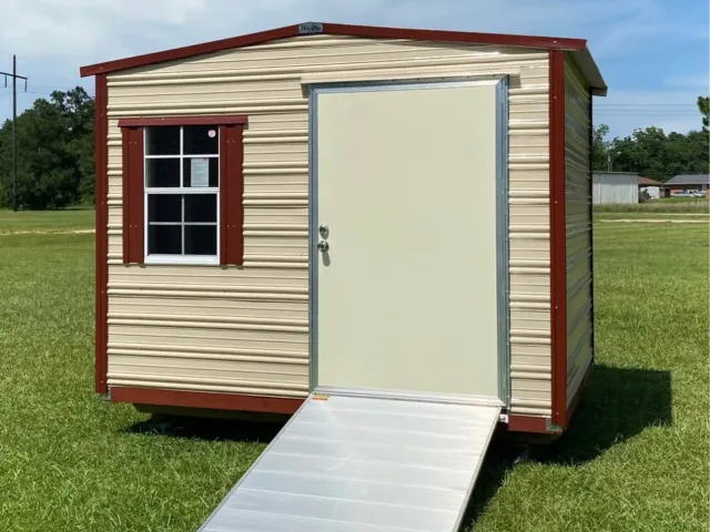 Aluminum storage building with ramp