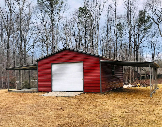 Enclosed barn with lean-to carport on both sides